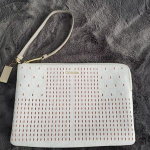 Cream clutch wriset